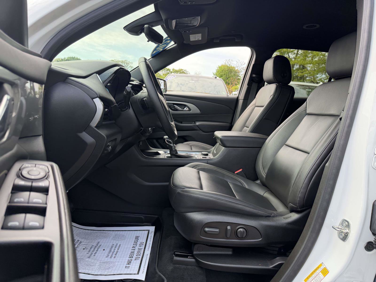 Certified 2023 Chevrolet Traverse LT w/ LT Premium Package AWD/4WD image 10
