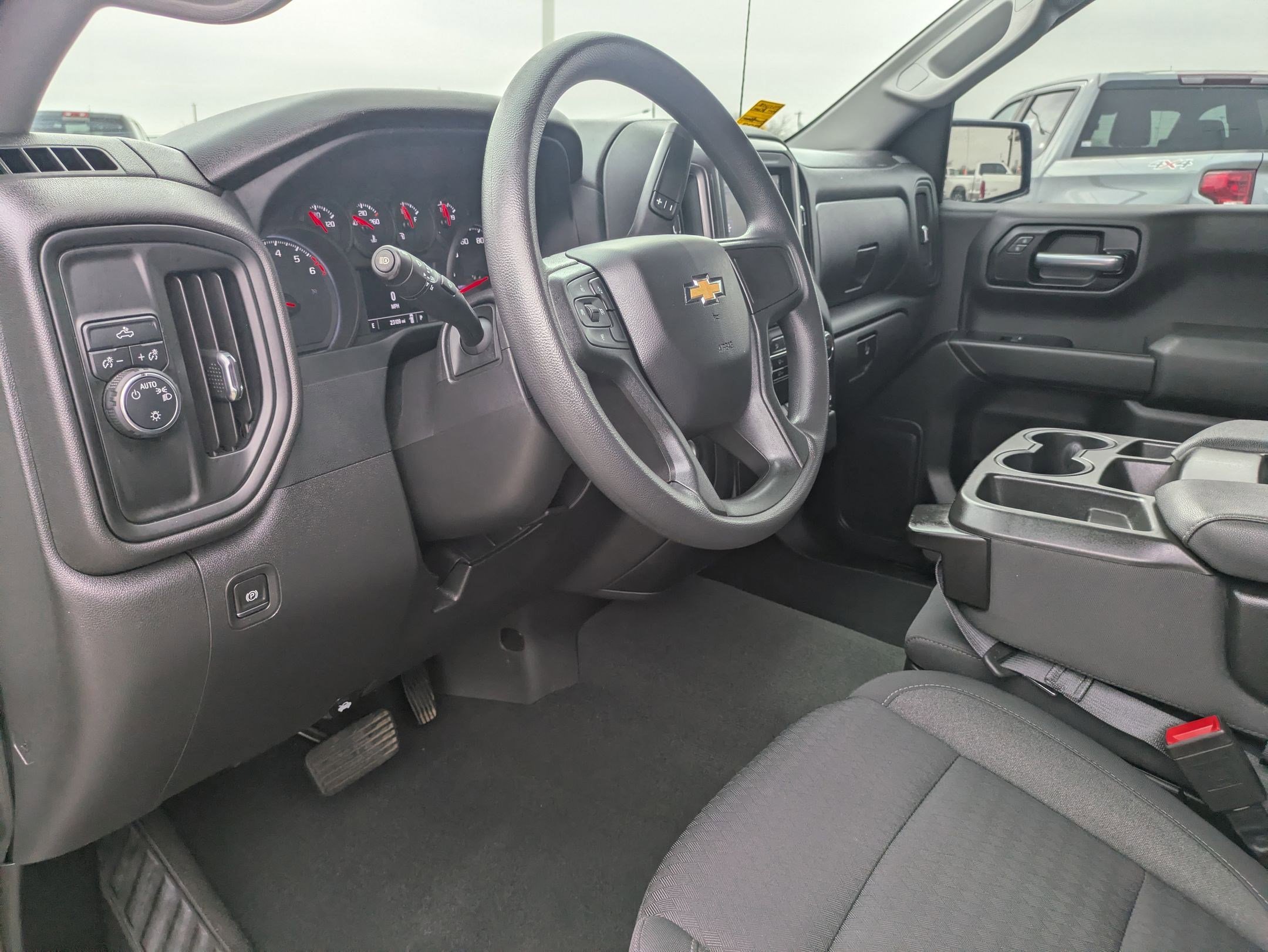 Used 2022 Chevrolet Silverado 1500 Custom image 9