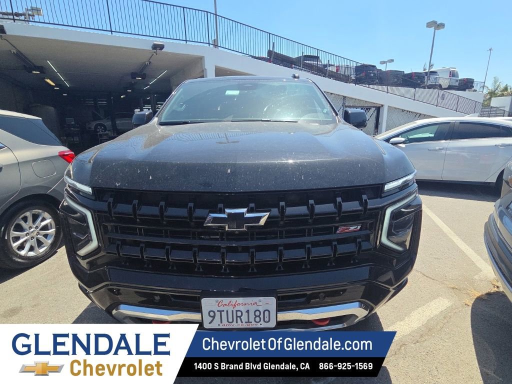 Used 2025 Chevrolet Suburban Z71 AWD/4WD image 12