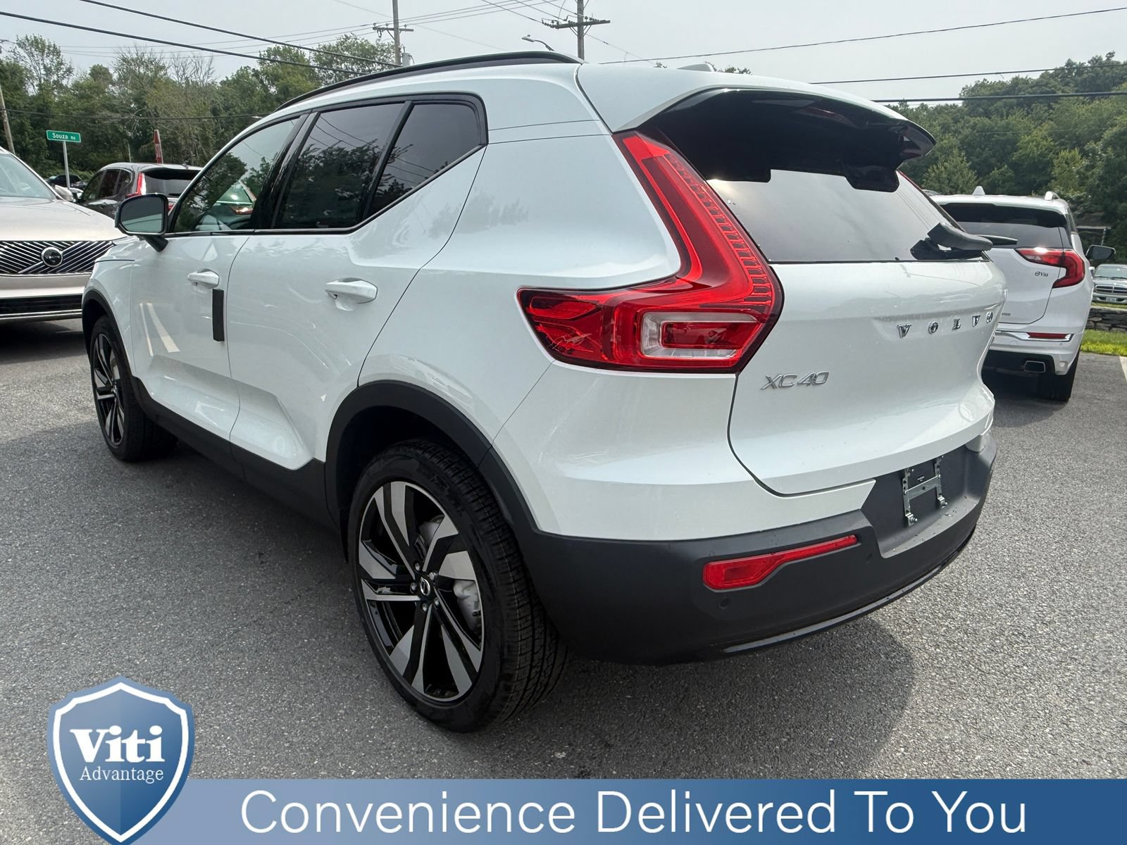 New 2026 Volvo XC40 B5 Ultra w/ Protection Package Premier AWD/4WD image 6