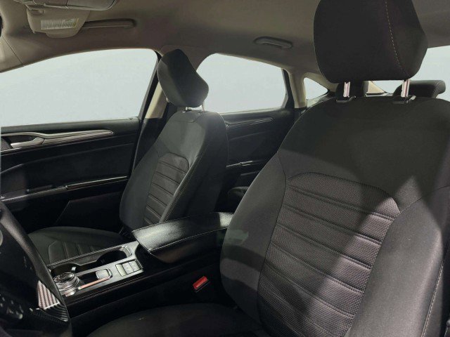 Used 2020 Ford Fusion SE image 22