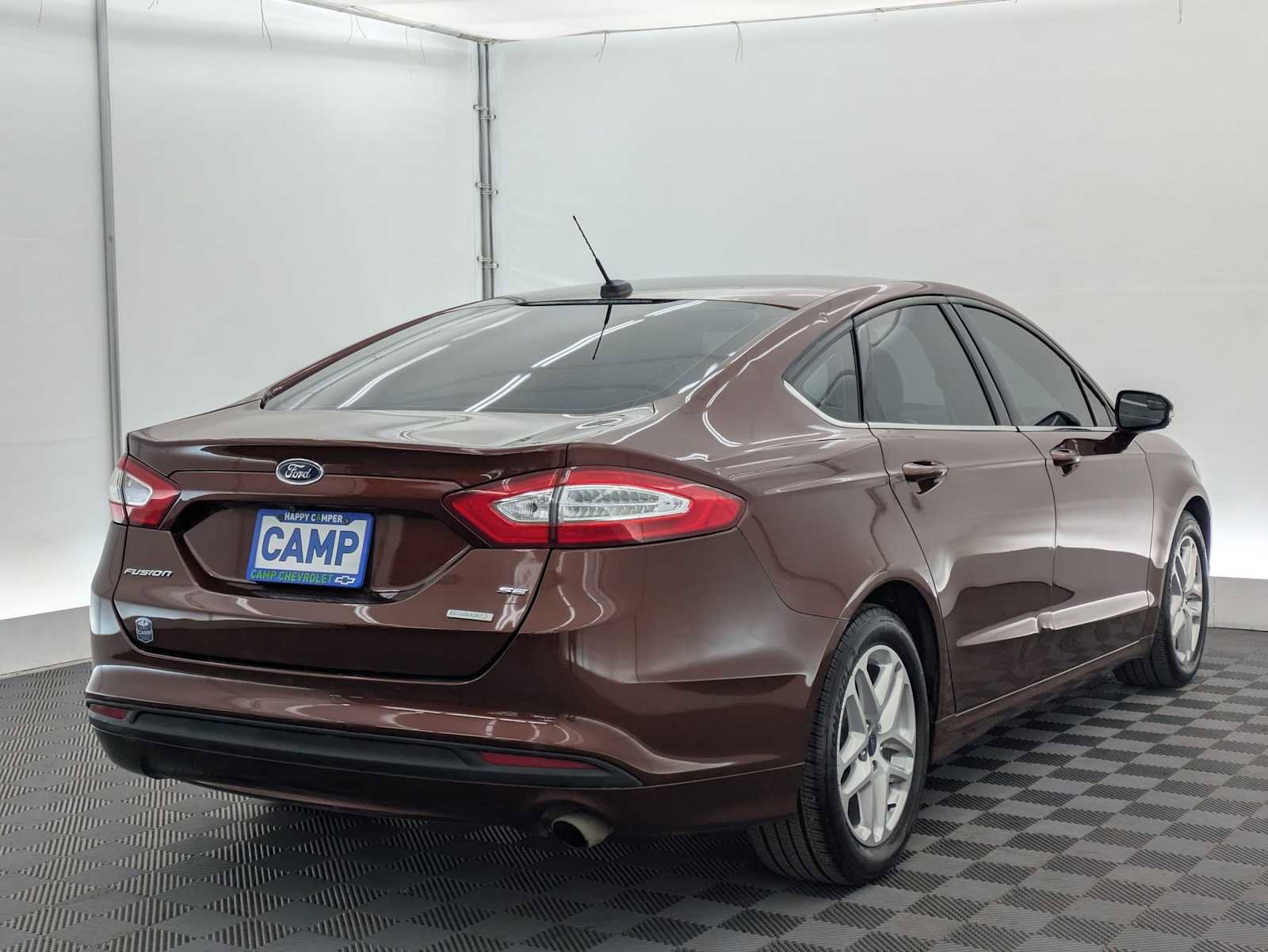Used 2016 Ford Fusion SE image 6
