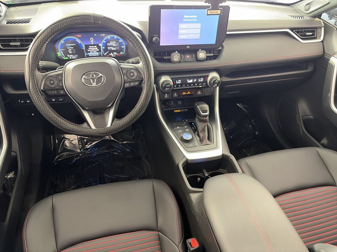 Used 2025 Toyota RAV4 XSE AWD/4WD image 21