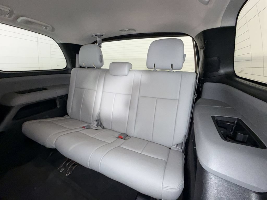 Used 2019 Toyota Sequoia SR5 AWD/4WD image 25