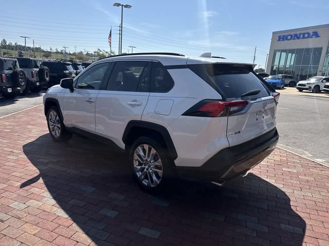 Used 2020 Toyota RAV4 Limited FWD image 34