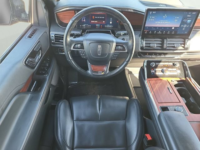 Used 2024 Lincoln Navigator Premiere AWD/4WD image 16