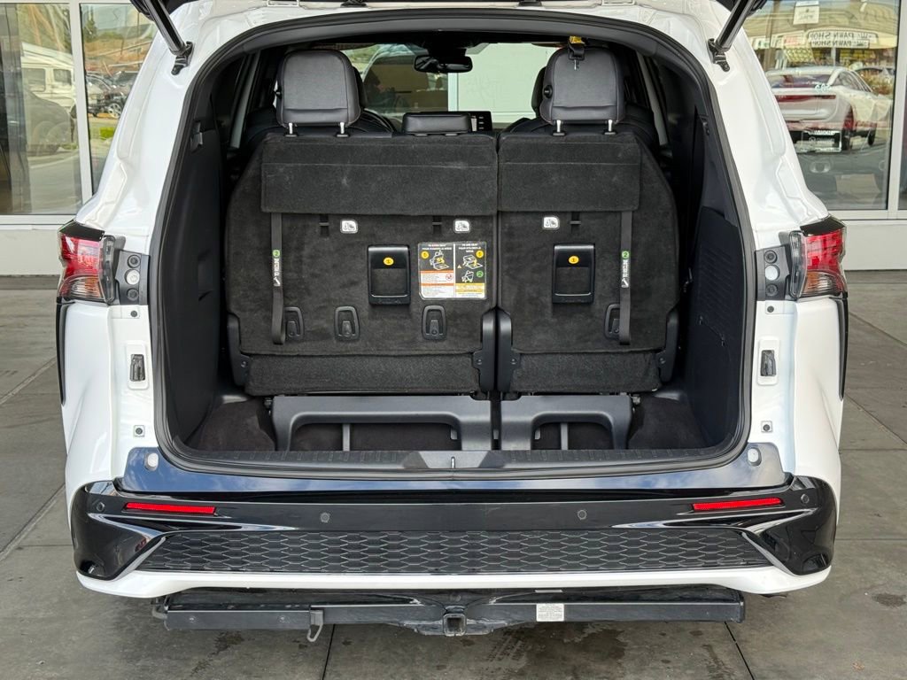 Certified 2021 Toyota Sienna XSE image 16