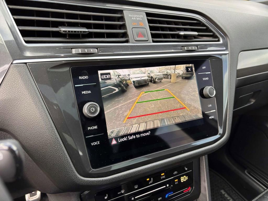 Used 2023 Volkswagen Tiguan SE R-Line image 20