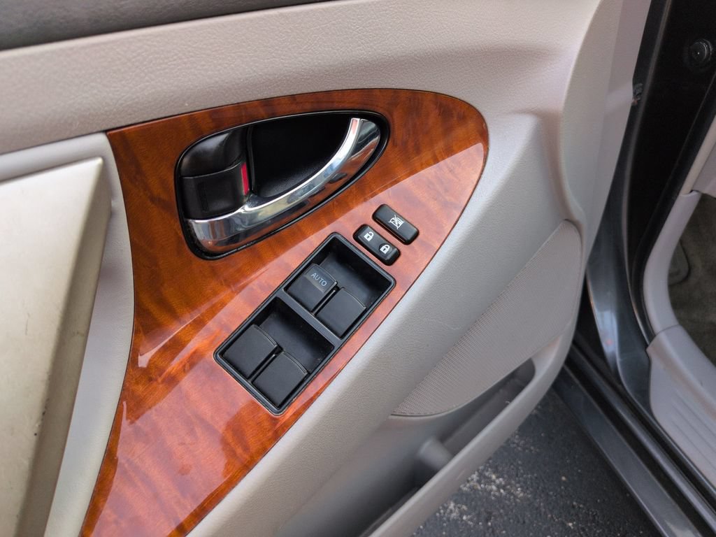 Used 2009 Toyota Camry XLE w/ Leather Pkg FWD image 12