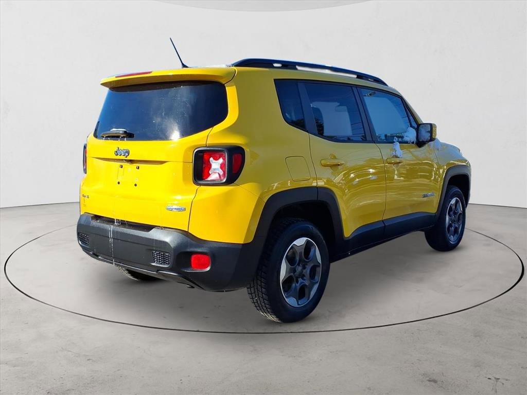 Used 2015 Jeep Renegade Latitude w/ Cold Weather Group II image 5
