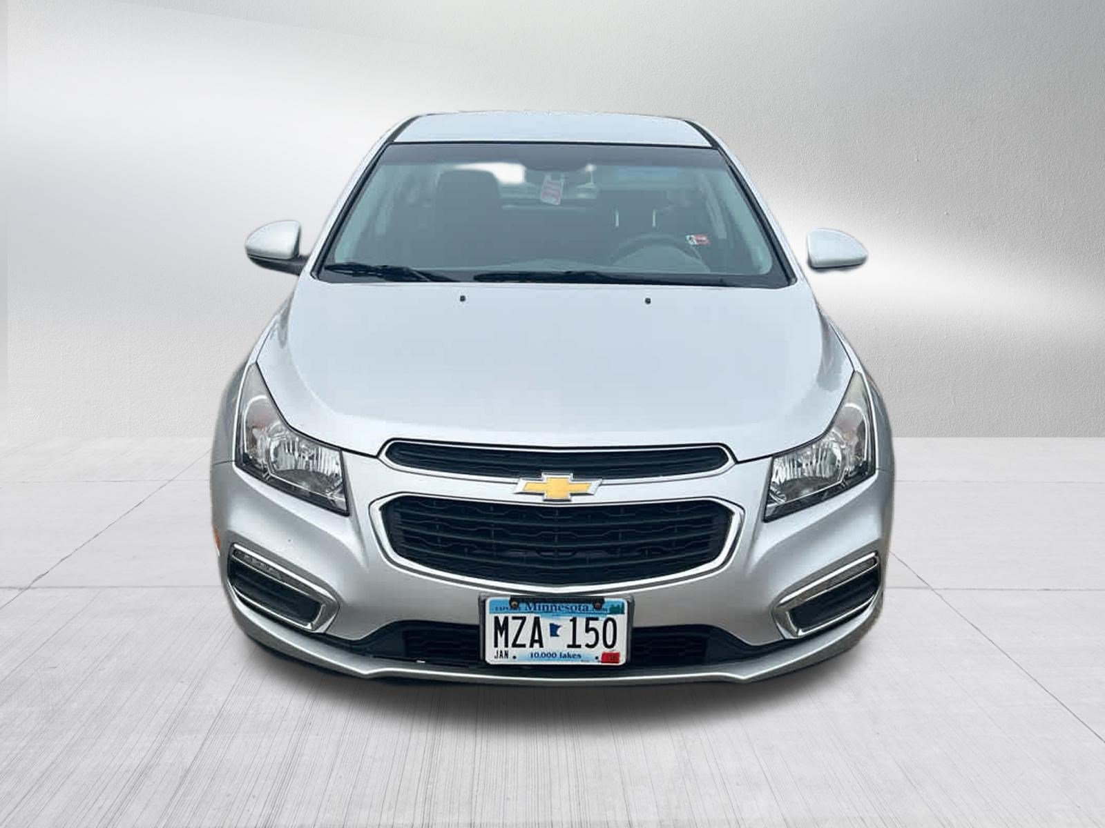 Used 2015 Chevrolet Cruze LT FWD image 2
