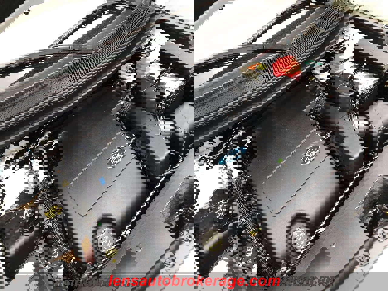 Used 2015 Ford Explorer XLT image 26