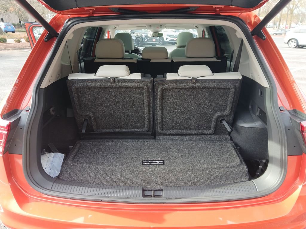 Used 2018 Volkswagen Tiguan SEL Premium image 23