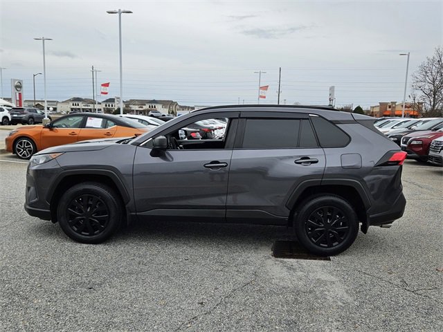 Used 2019 Toyota RAV4 LE image 4
