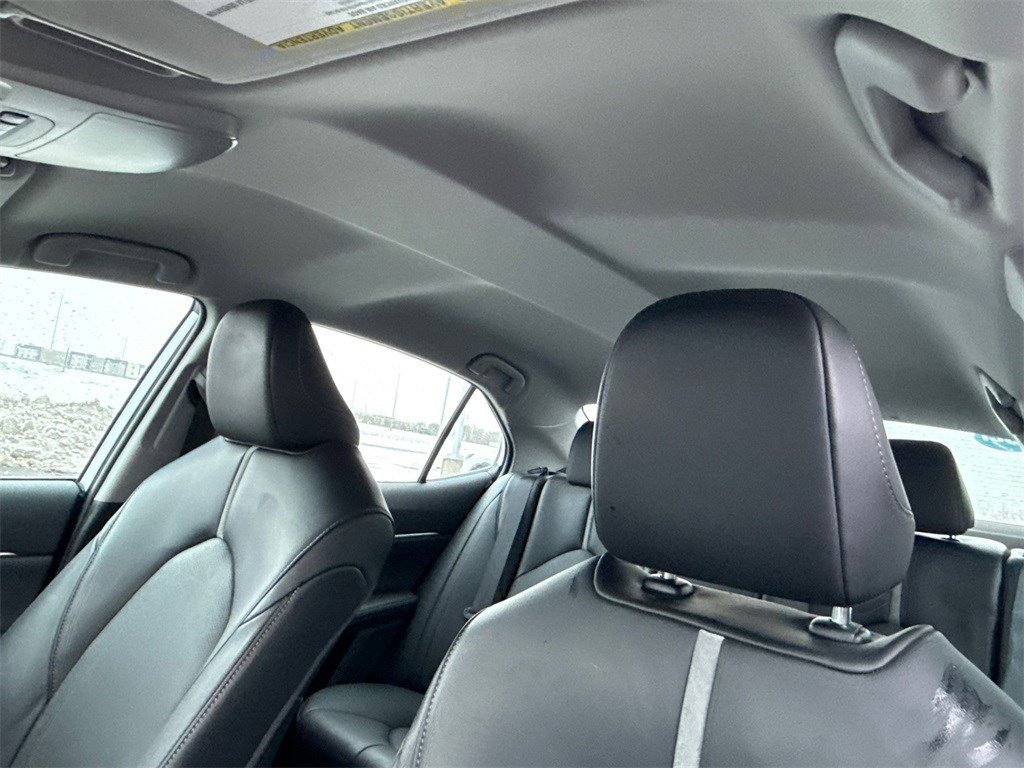 Used 2022 Toyota Camry XSE image 17