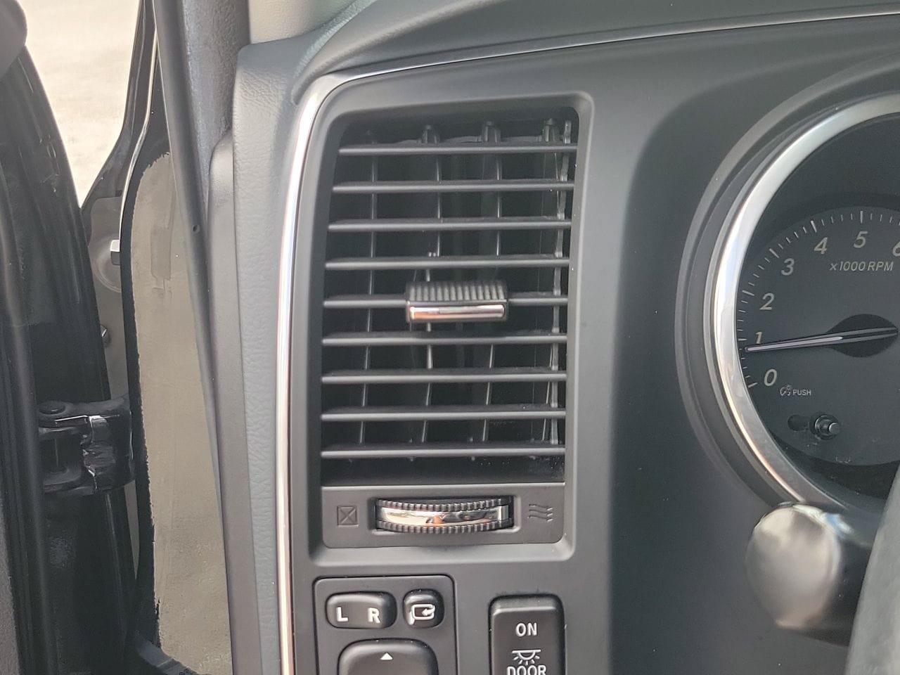 Used 2021 Toyota Sequoia Platinum AWD/4WD image 30