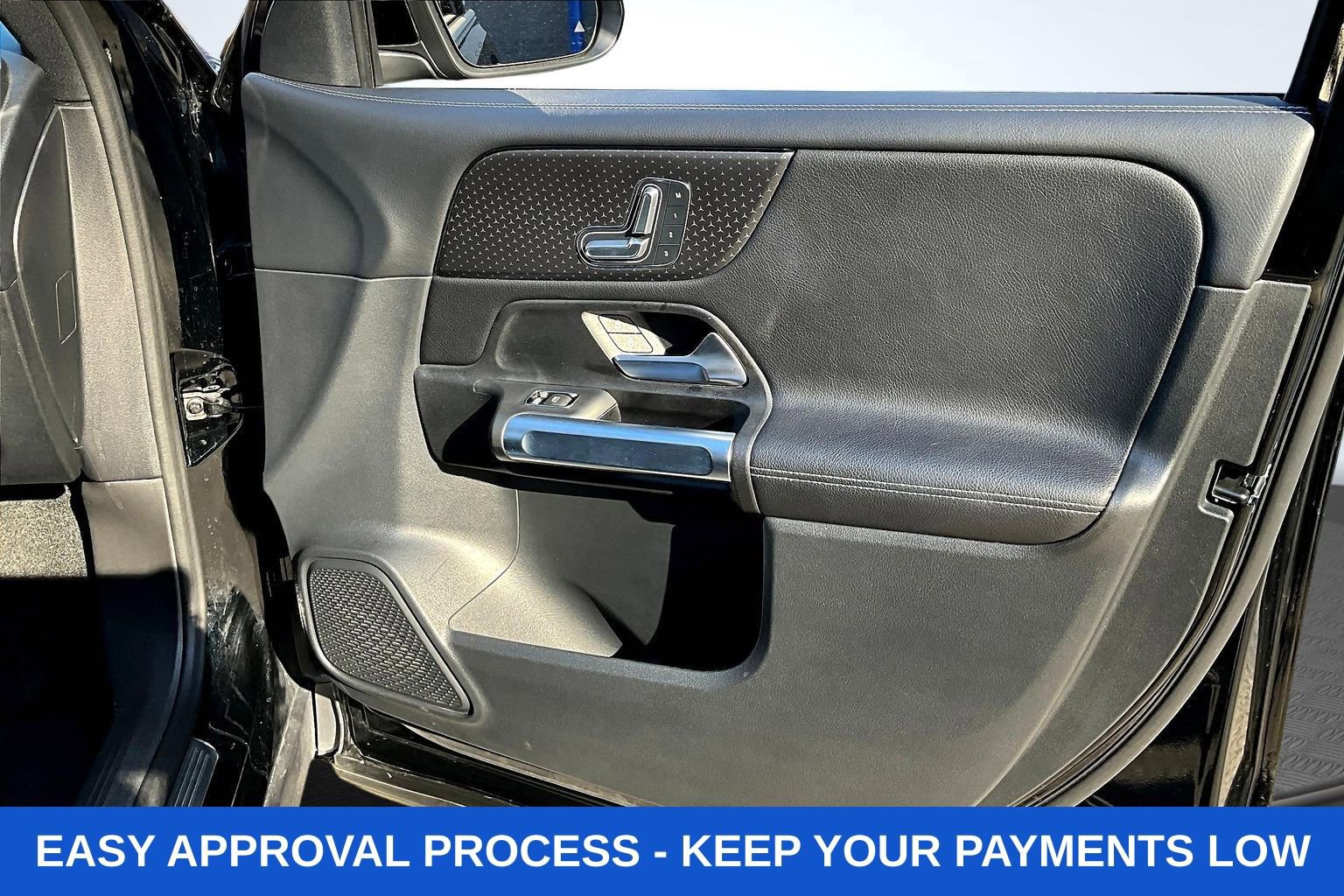 Used 2025 Mercedes-Benz GLB 250 image 34