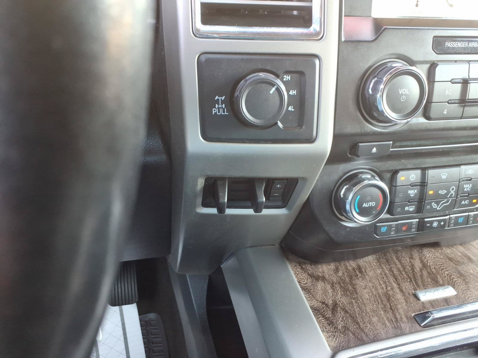 Used 2017 Ford F250 Lariat w/ Chrome Package AWD/4WD image 13