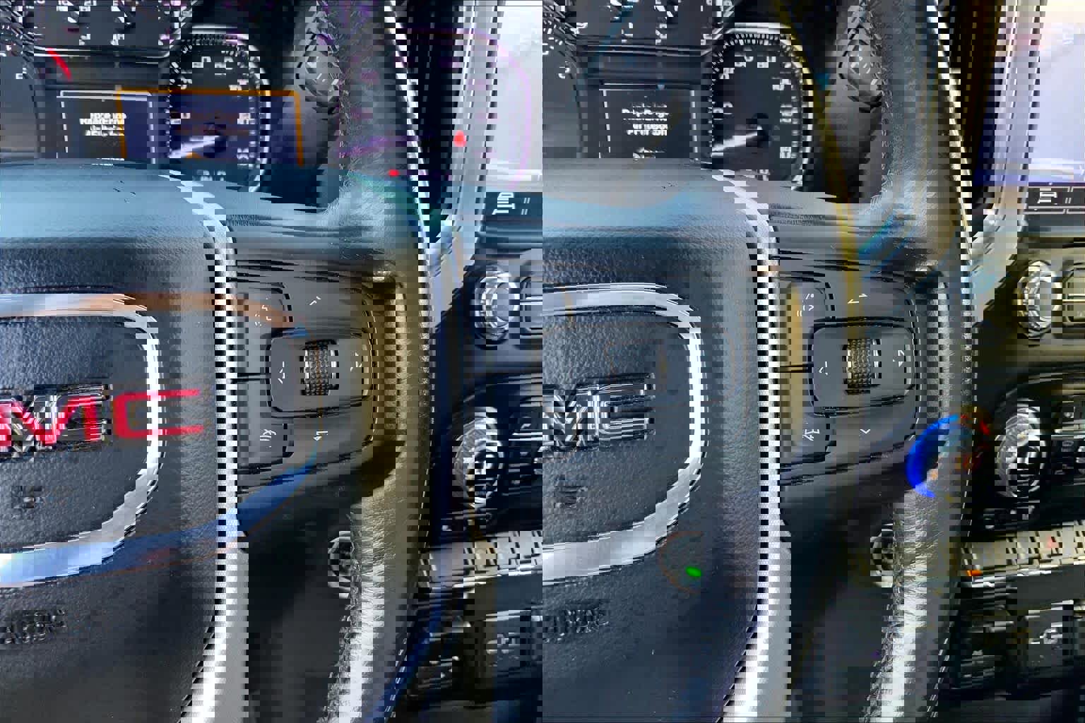 Used 2020 GMC Sierra 1500 SLT image 24