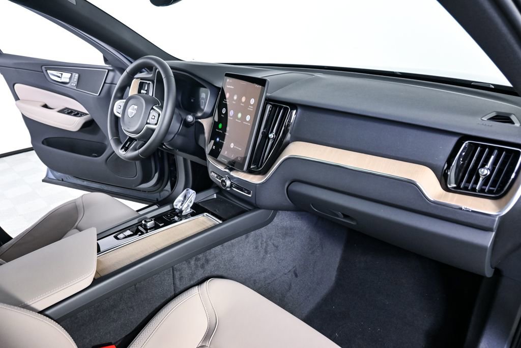 New 2026 Volvo XC60 T8 Core w/ Climate Package PRO AWD/4WD image 22