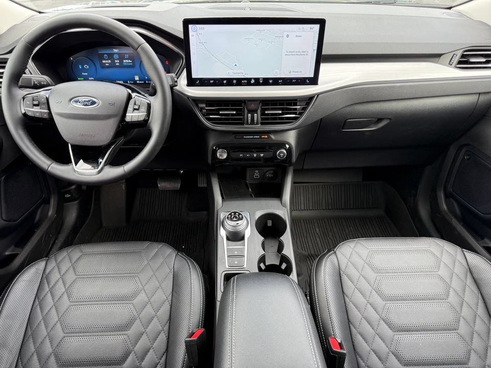 Used 2024 Ford Escape SE w/ PHEV Premium Package FWD image 3