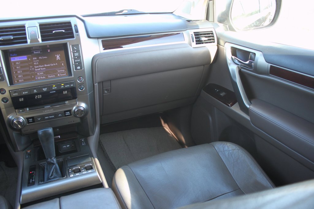 Used 2017 Lexus GX 460 Premium image 8