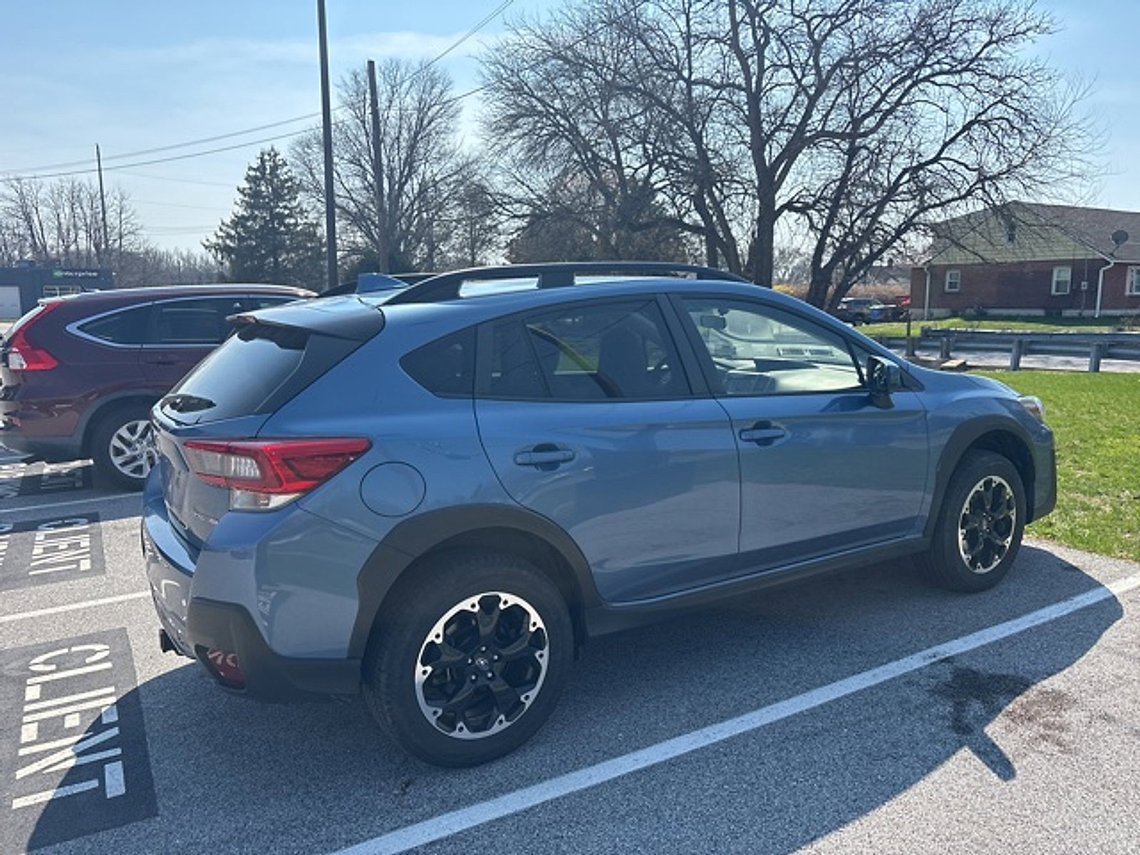 Used 2021 Subaru Crosstrek 2.0i Premium image 3