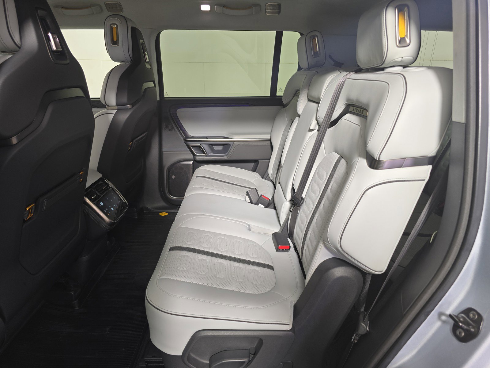 Used 2024 Rivian R1S Adventure AWD/4WD image 21
