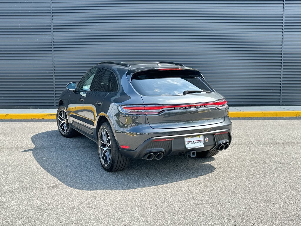 Certified 2024 Porsche Macan w/ Premium Plus Package AWD/4WD image 3