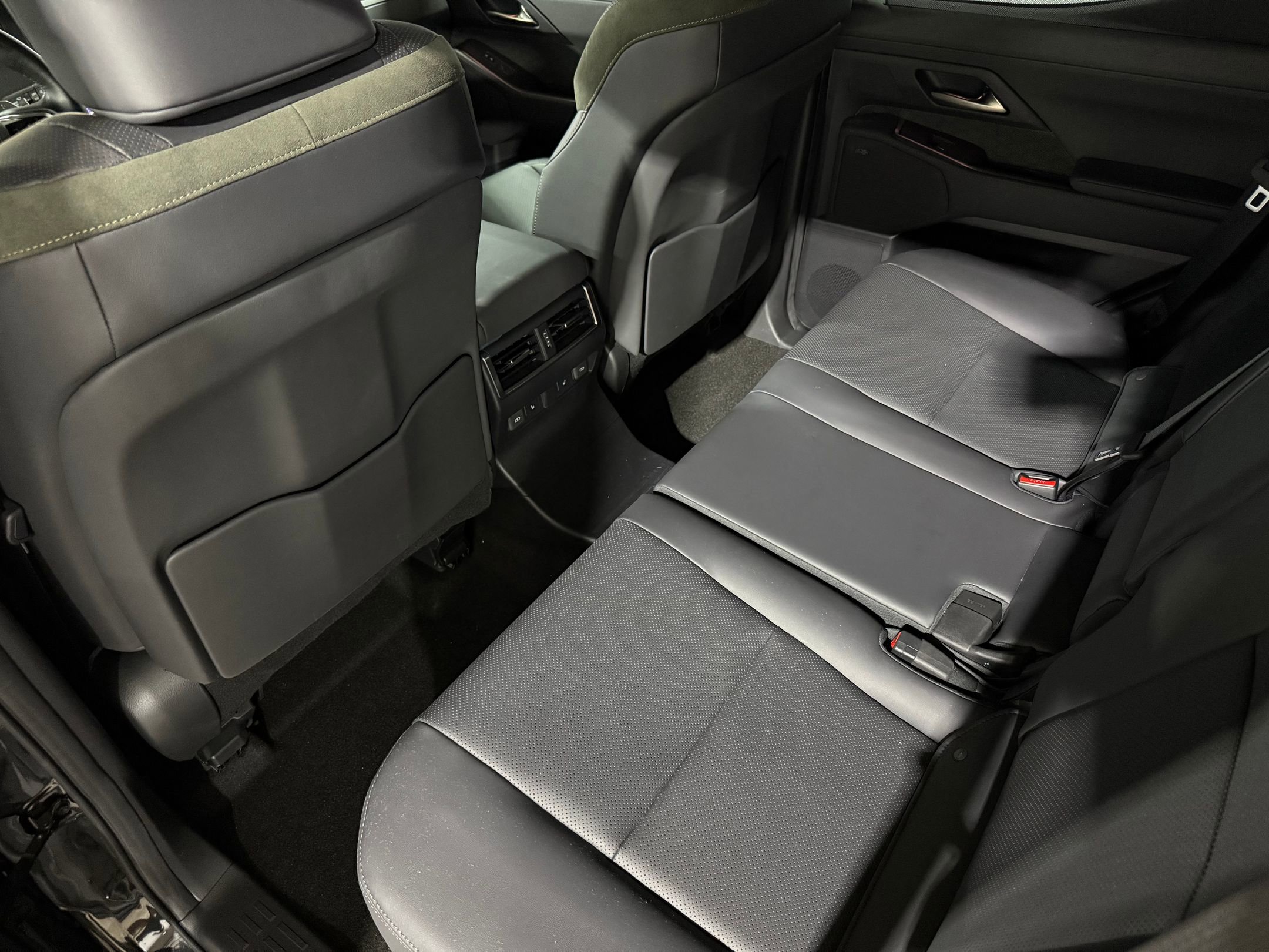 Used 2024 Lexus GX 550 image 39