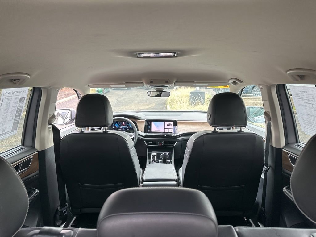Used 2024 Volkswagen Atlas SE AWD/4WD image 35