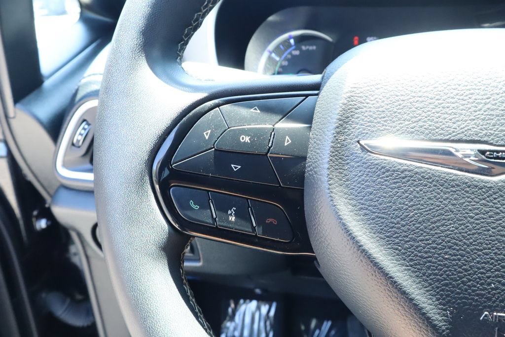 Used 2024 Chrysler Pacifica Premium FWD image 23