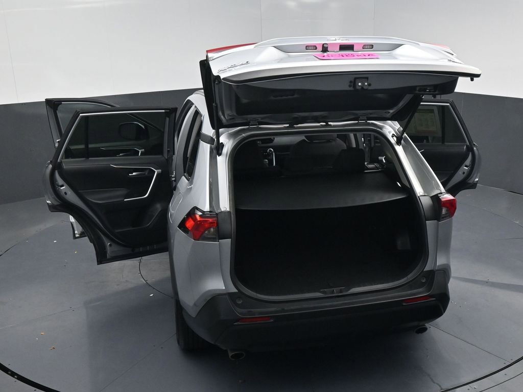 Used 2025 Toyota RAV4 XLE image 22