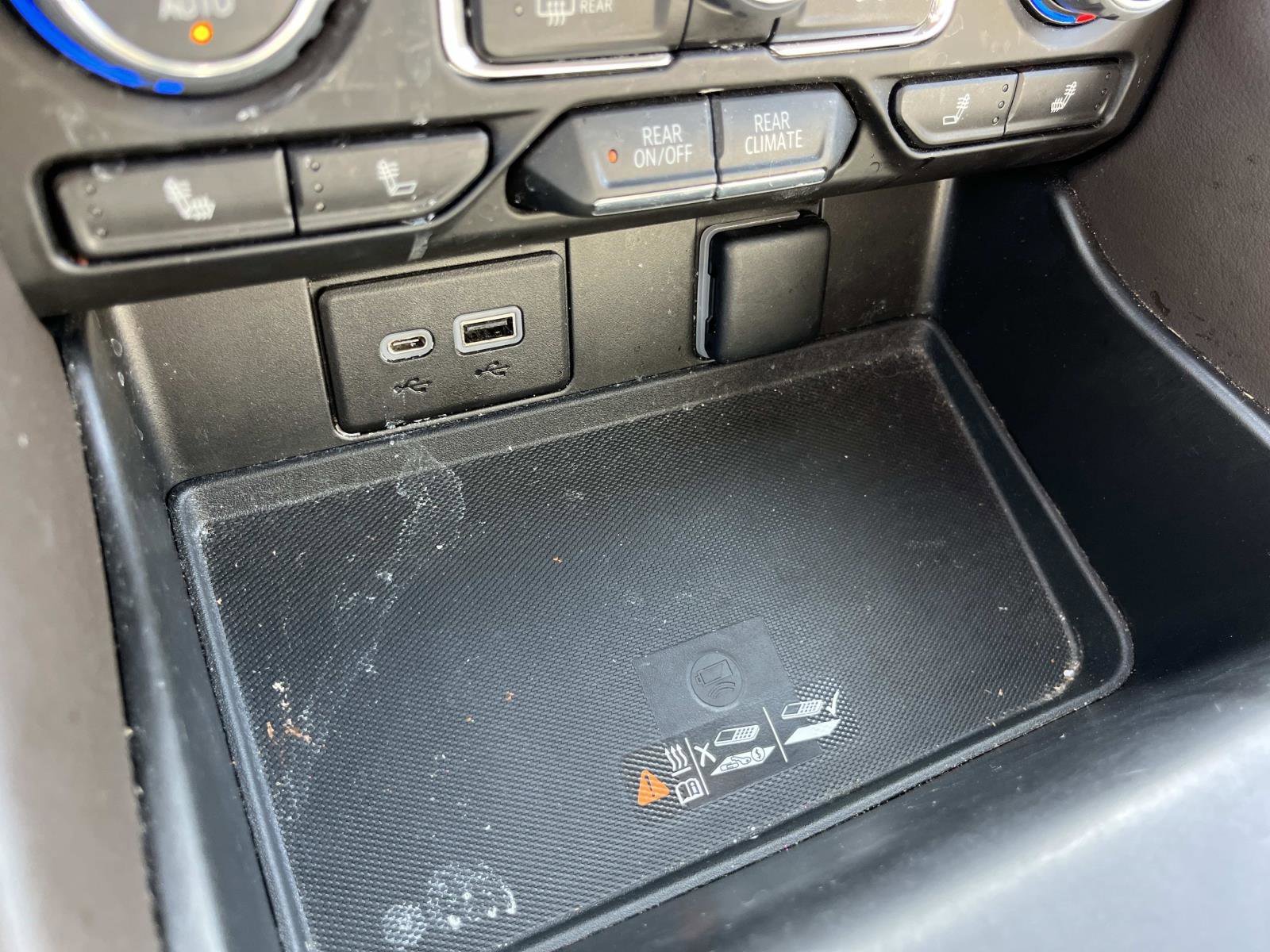 Used 2022 Chevrolet Tahoe LT w/ Luxury Package AWD/4WD image 37