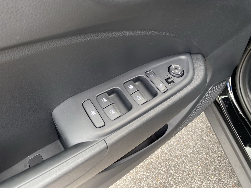 New 2026 Hyundai Venue SEL FWD image 18