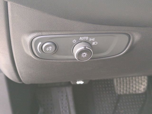 Used 2022 Chevrolet Equinox LS w/ LS Convenience Package image 17