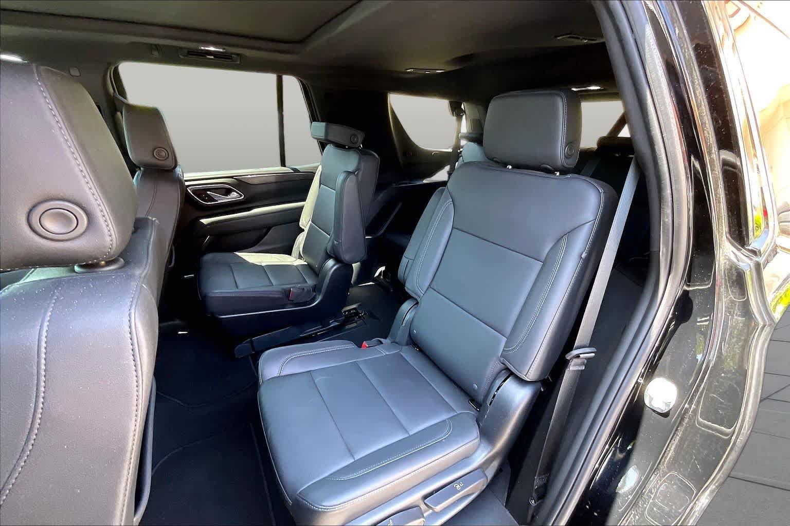 Used 2023 Chevrolet Tahoe Z71 w/ Luxury Package AWD/4WD image 25