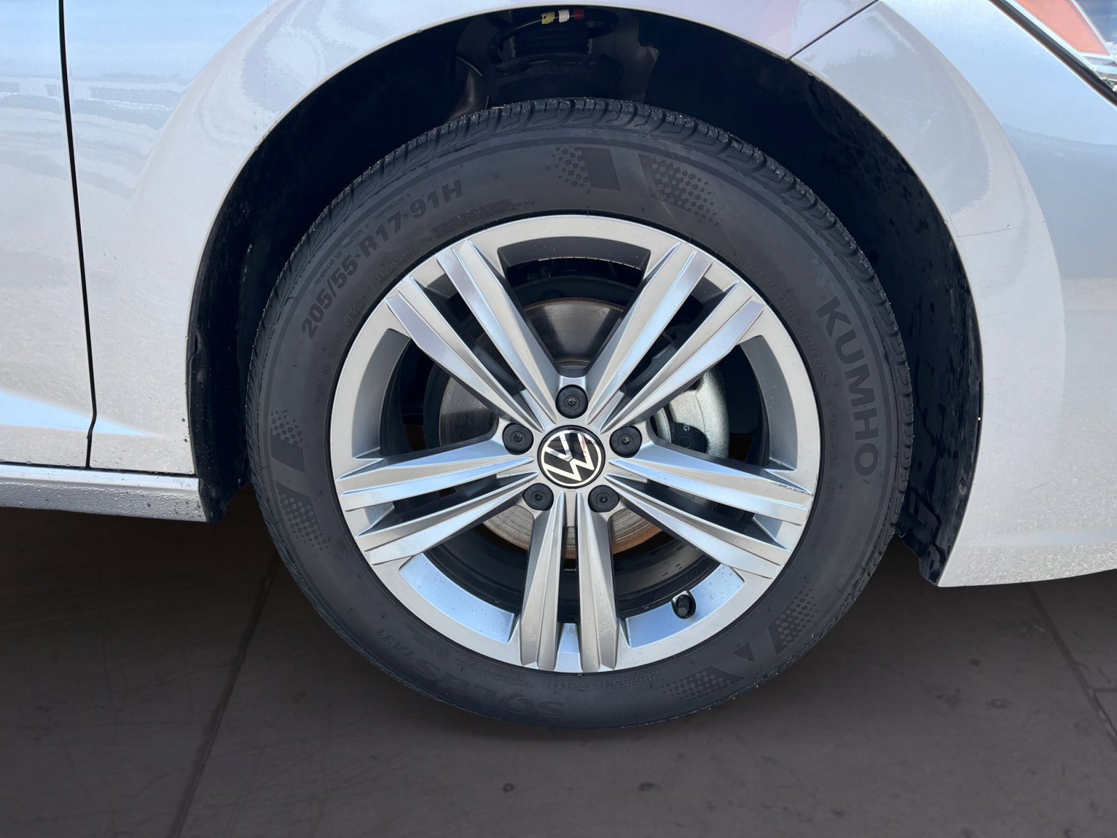 Used 2024 Volkswagen Jetta SE image 17