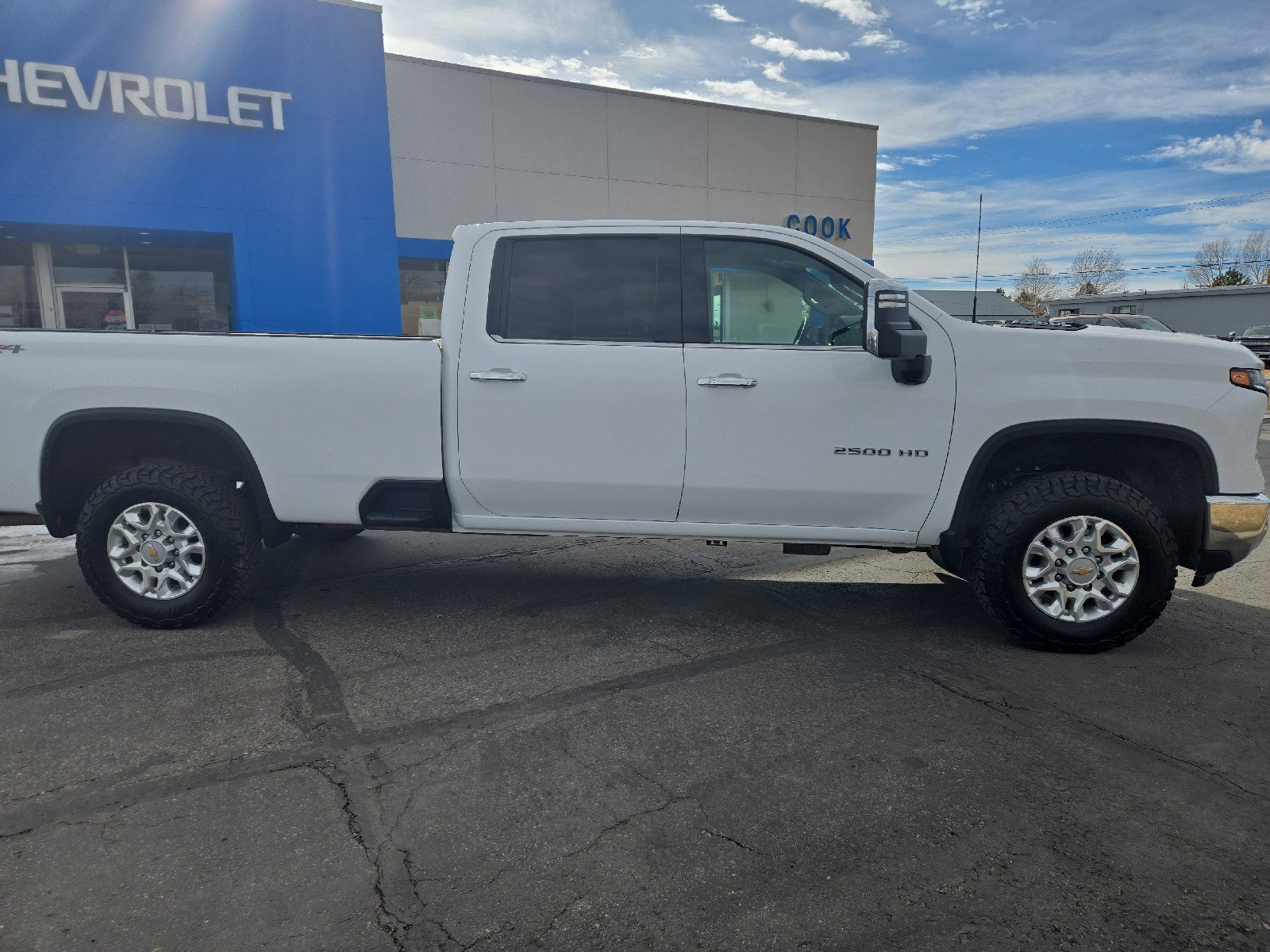 Used 2024 Chevrolet Silverado 2500 LTZ w/ LTZ Convenience Package image 2