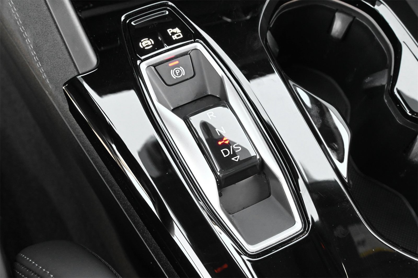Certified 2025 Audi SQ5 Premium Plus w/ Premium Plus Package AWD/4WD image 12