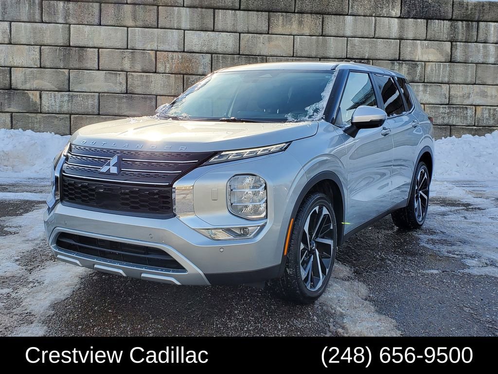 Used 2024 Mitsubishi Outlander SE image 1