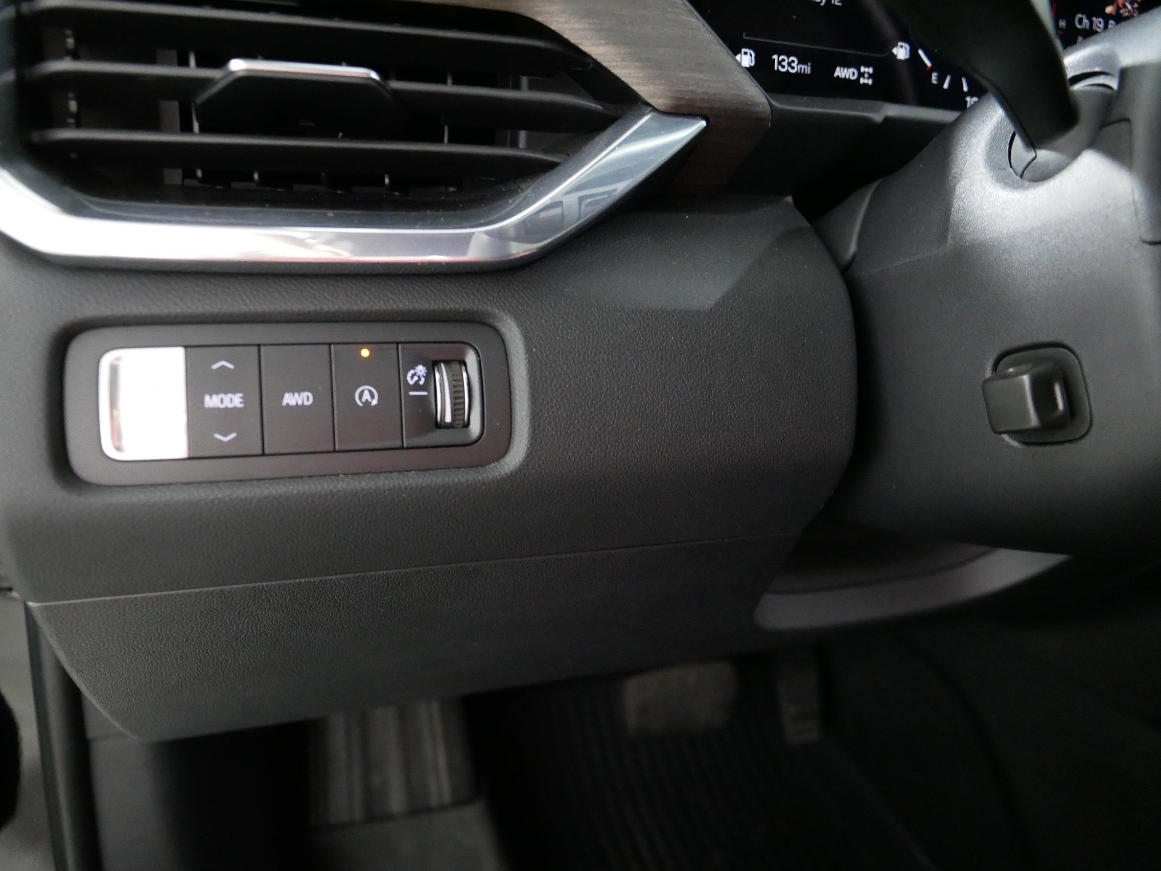 Used 2024 GMC Acadia Denali w/ Super Cruise Package AWD/4WD image 26
