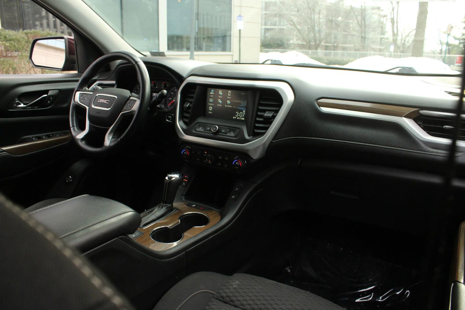 Used 2017 GMC Acadia SLE w/ Driver Alert Package I AWD/4WD image 24