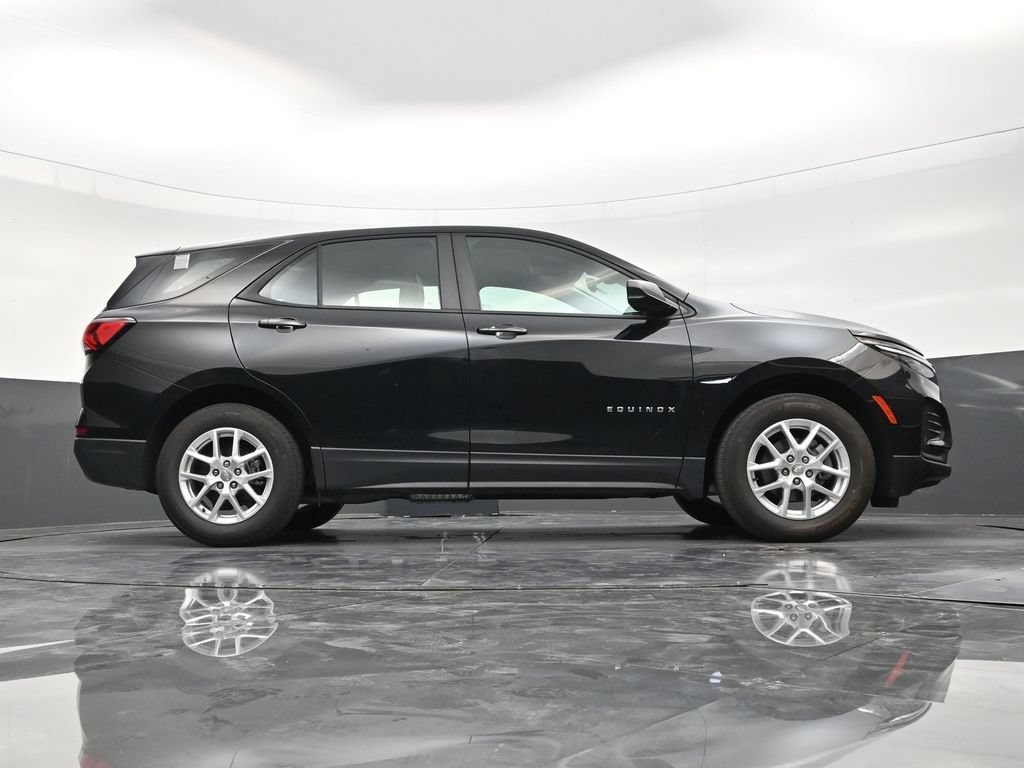 Used 2024 Chevrolet Equinox LS FWD image 25