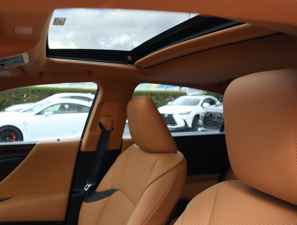 Used 2022 Lexus ES 350 w/ Premium Package image 19
