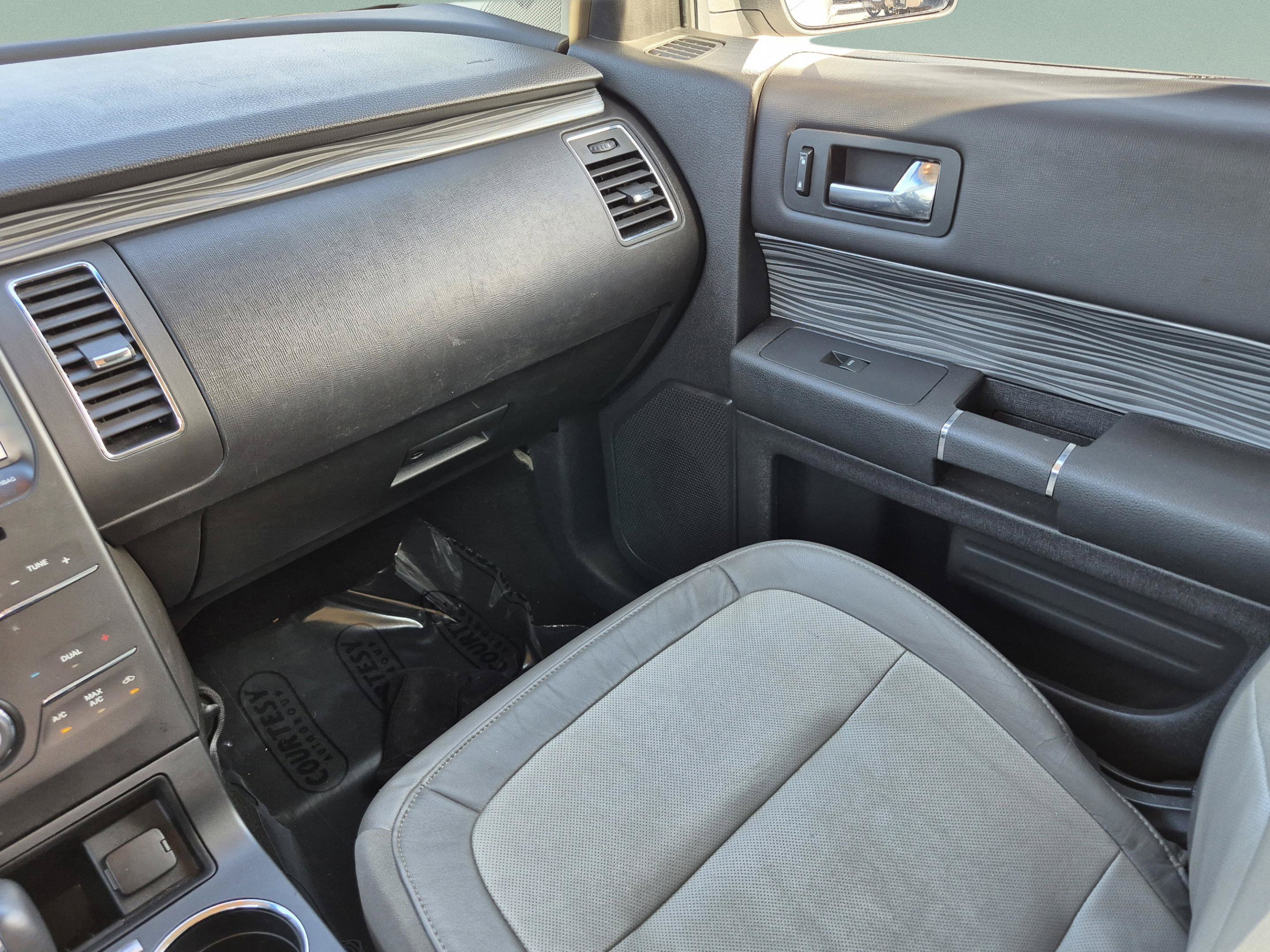 Used 2019 Ford Flex SEL w/ Equipment Group 202A FWD image 14