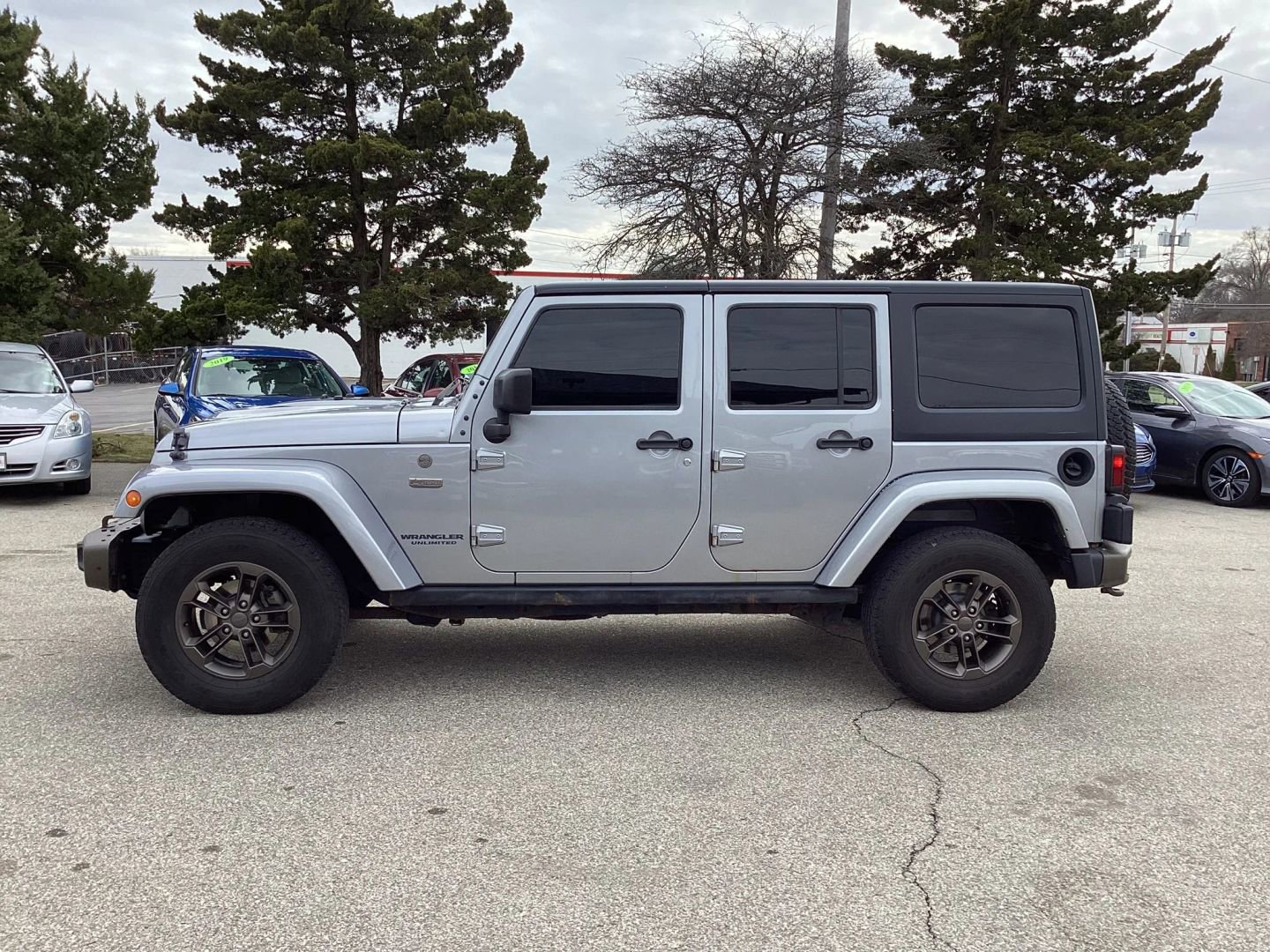 Used 2016 Jeep Wrangler Unlimited Sahara image 5