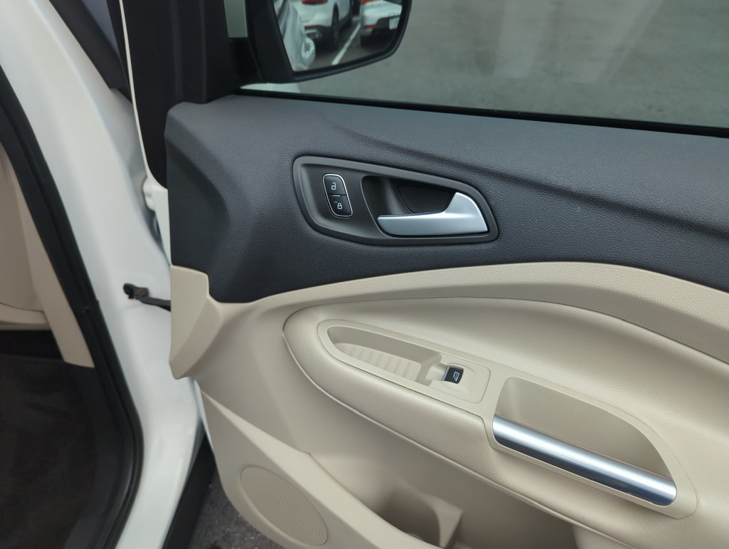 Used 2019 Ford Escape Titanium AWD/4WD image 34