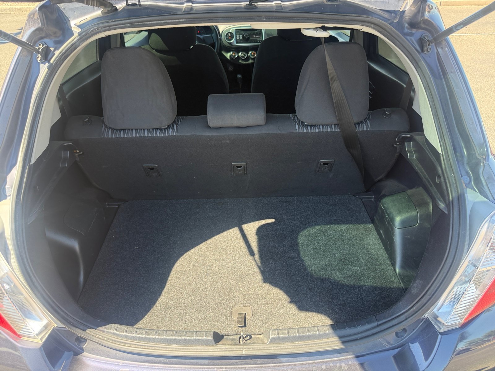 Used 2014 Toyota Yaris L FWD image 27
