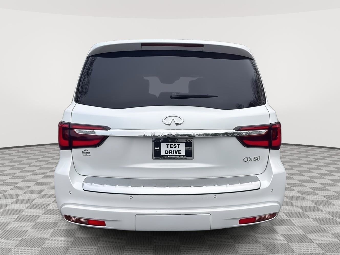 Used 2023 INFINITI QX80 Sensory w/ All-Season Package image 6